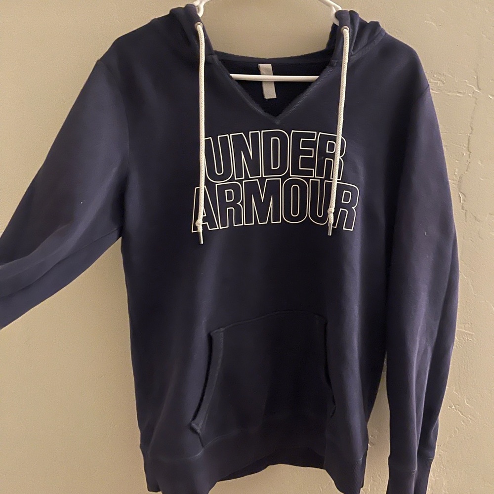 Womens Under Armour hoodie size Medium